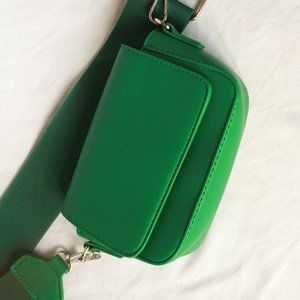 Crossed green bag
